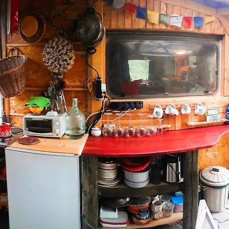 Cute Caravan Hideaway In Nature 格拉茨