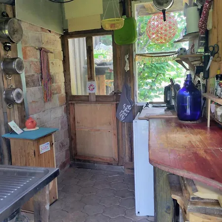 Cute Caravan Hideaway In Nature 营地 *
